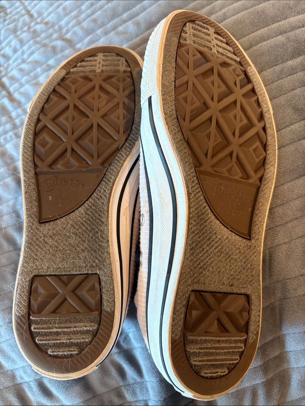 Pink slip on Converse - Picture 2 of 11
